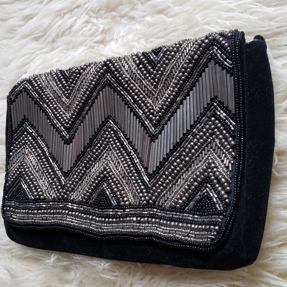 H&M Beaded Chevron Clutch / Crossbody Bag – Black & Silver Chain Strap NWT - Picture 4 of 8